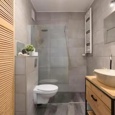 Shiraz Trio Apartamento *