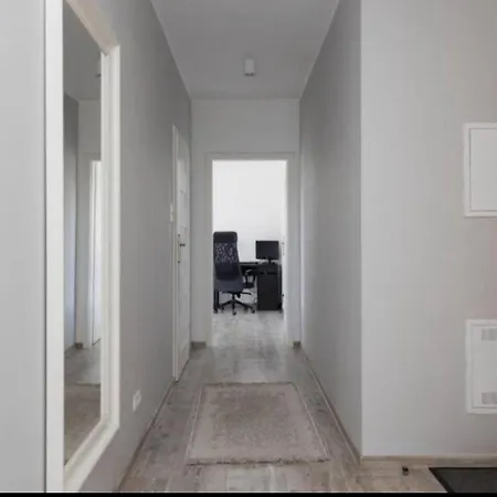 Shiraz Trio 아파트 바르샤바